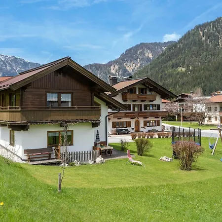 & -wohnung Flatscher 別荘 *