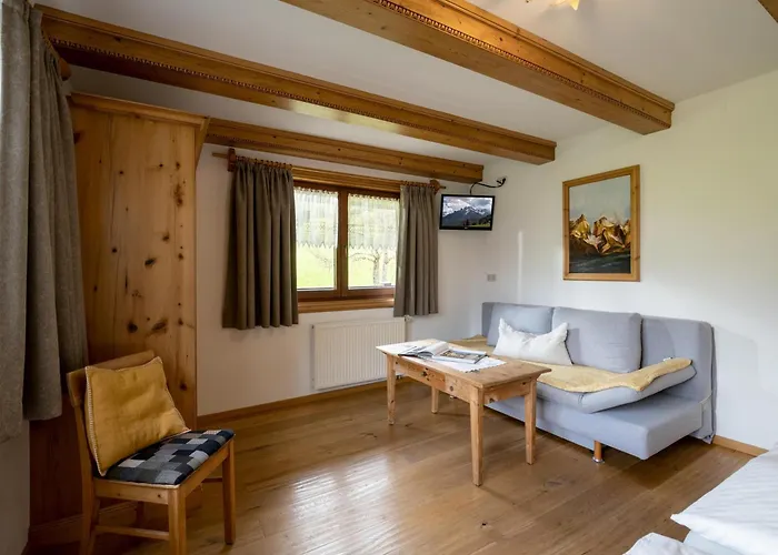 & -wohnung Flatscher 別荘