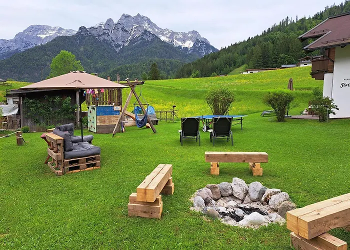 & -wohnung Flatscher 別荘