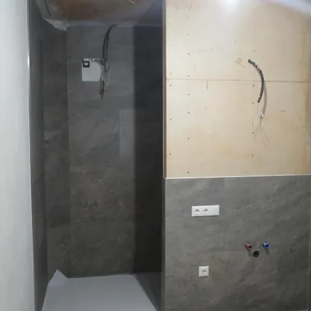 & -wohnung Flatscher 펜션 *